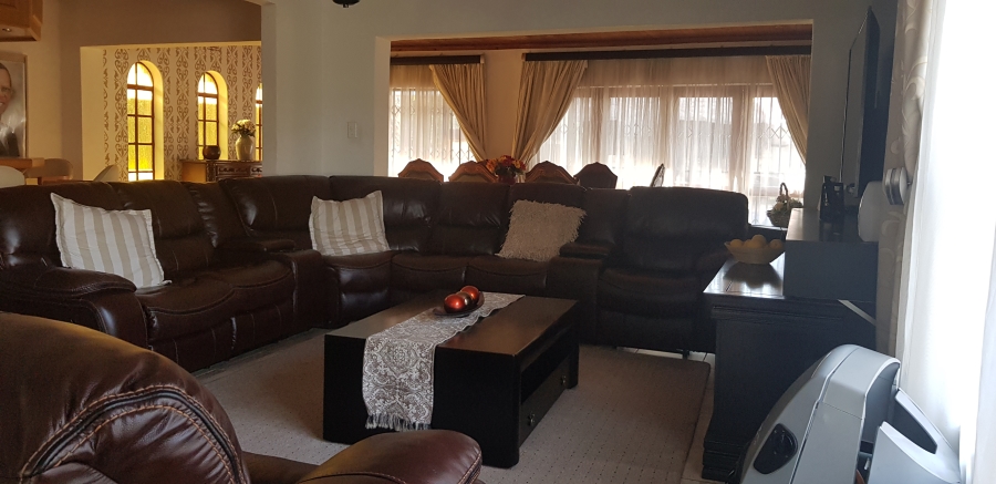 To Let 3 Bedroom Property for Rent in Brackenhurst Gauteng