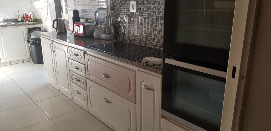 To Let 3 Bedroom Property for Rent in Brackenhurst Gauteng