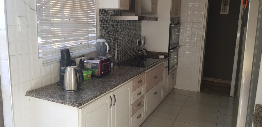 To Let 3 Bedroom Property for Rent in Brackenhurst Gauteng