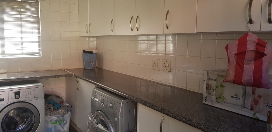 To Let 3 Bedroom Property for Rent in Brackenhurst Gauteng