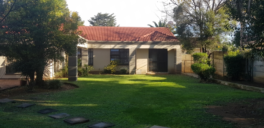 To Let 3 Bedroom Property for Rent in Brackenhurst Gauteng