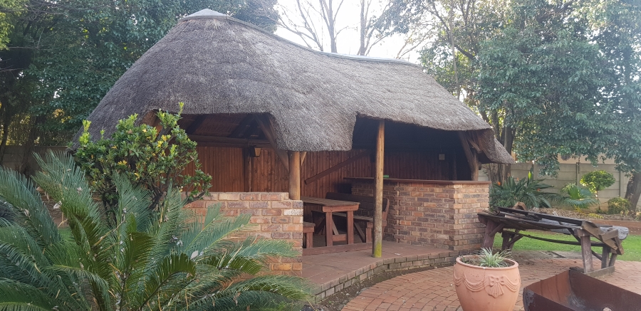 To Let 3 Bedroom Property for Rent in Brackenhurst Gauteng
