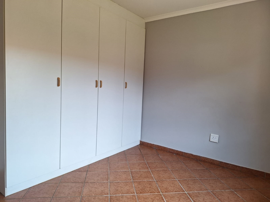 2 Bedroom Property for Sale in Rensburg Gauteng