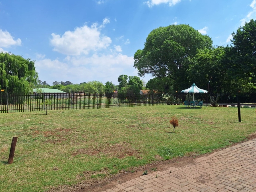 2 Bedroom Property for Sale in Rensburg Gauteng
