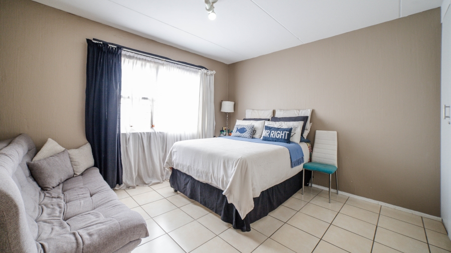 To Let 2 Bedroom Property for Rent in Vorna Valley Gauteng