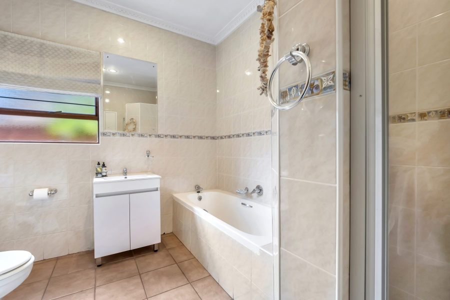 3 Bedroom Property for Sale in Linden Gauteng