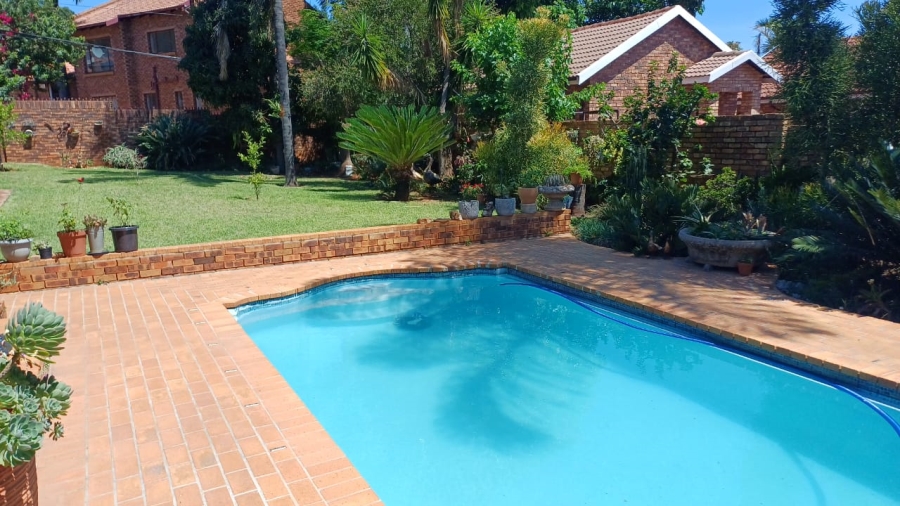4 Bedroom Property for Sale in Amandasig Gauteng