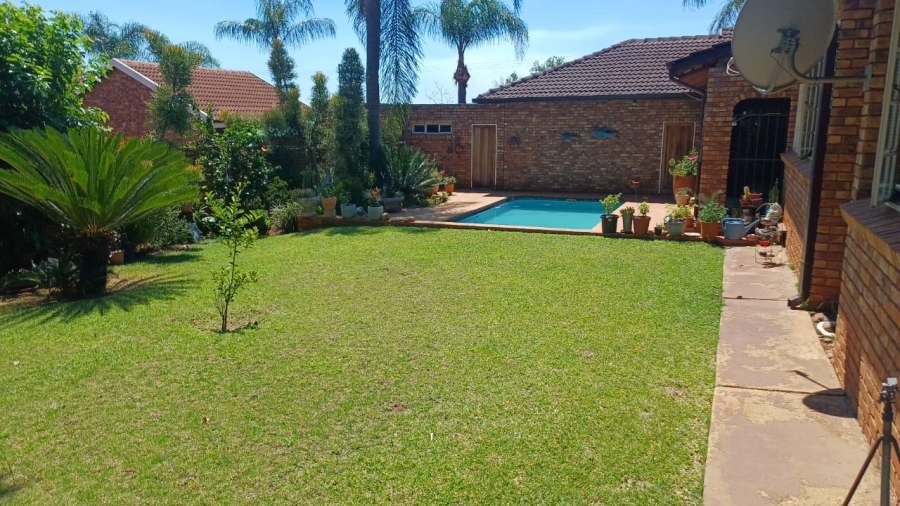 4 Bedroom Property for Sale in Amandasig Gauteng
