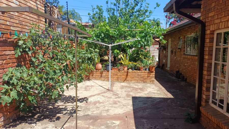 4 Bedroom Property for Sale in Amandasig Gauteng