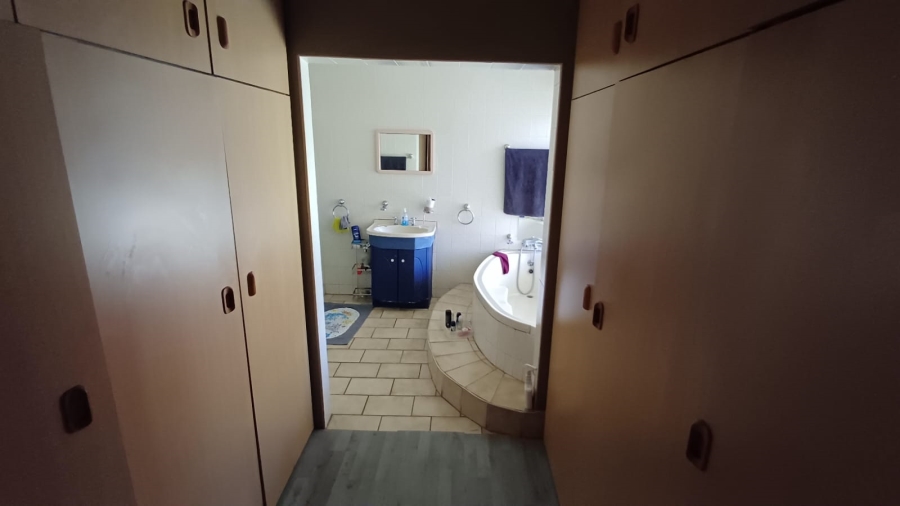 4 Bedroom Property for Sale in Amandasig Gauteng