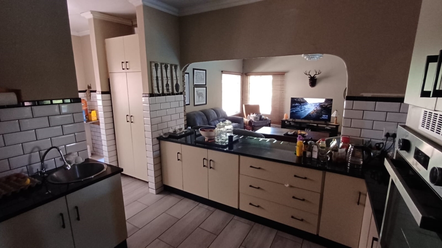 4 Bedroom Property for Sale in Amandasig Gauteng