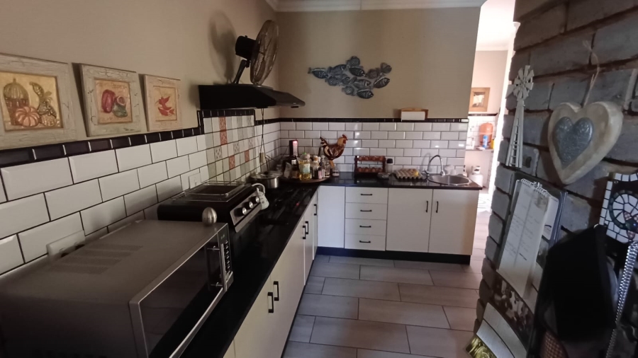 4 Bedroom Property for Sale in Amandasig Gauteng