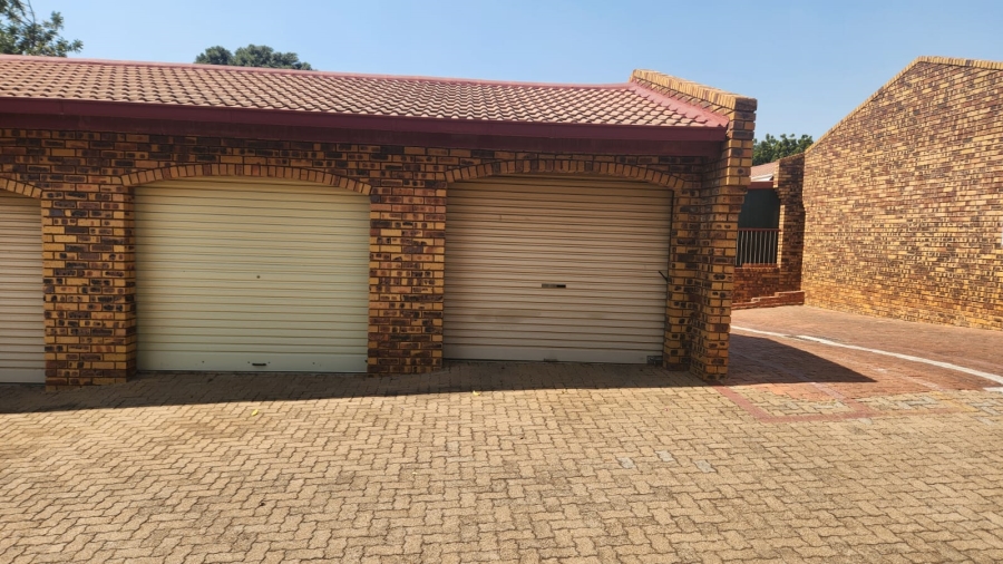 2 Bedroom Property for Sale in Amandasig Gauteng