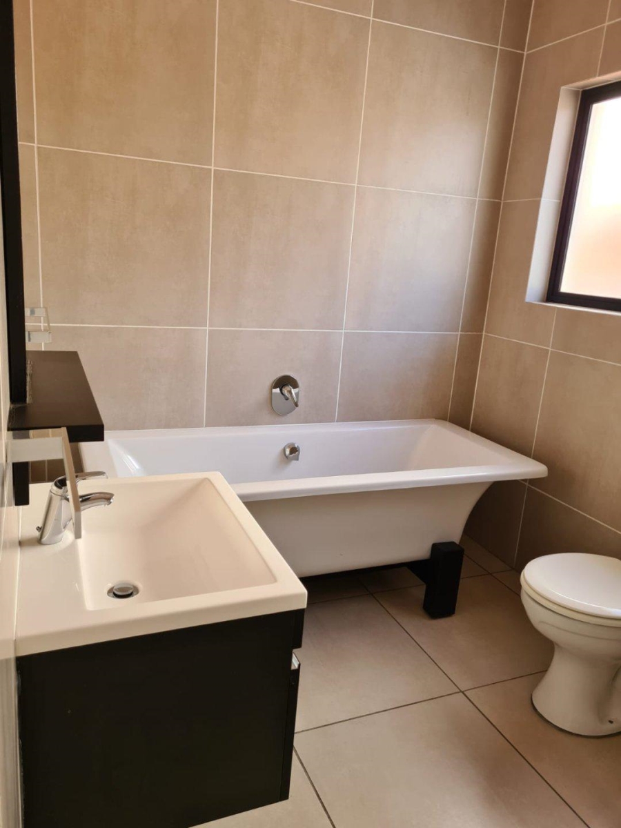 To Let 2 Bedroom Property for Rent in Kyalami Hills Gauteng