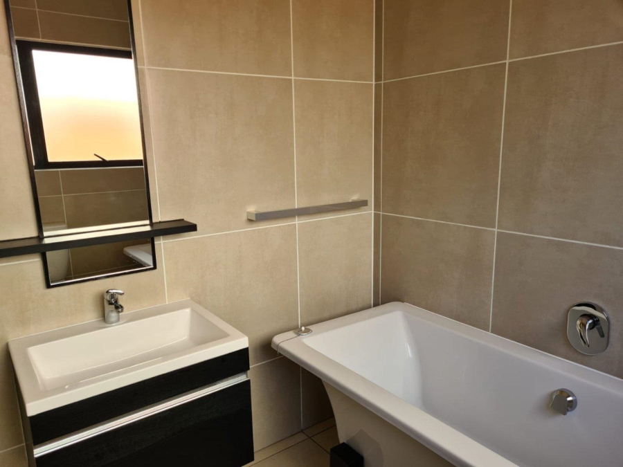 To Let 2 Bedroom Property for Rent in Kyalami Hills Gauteng