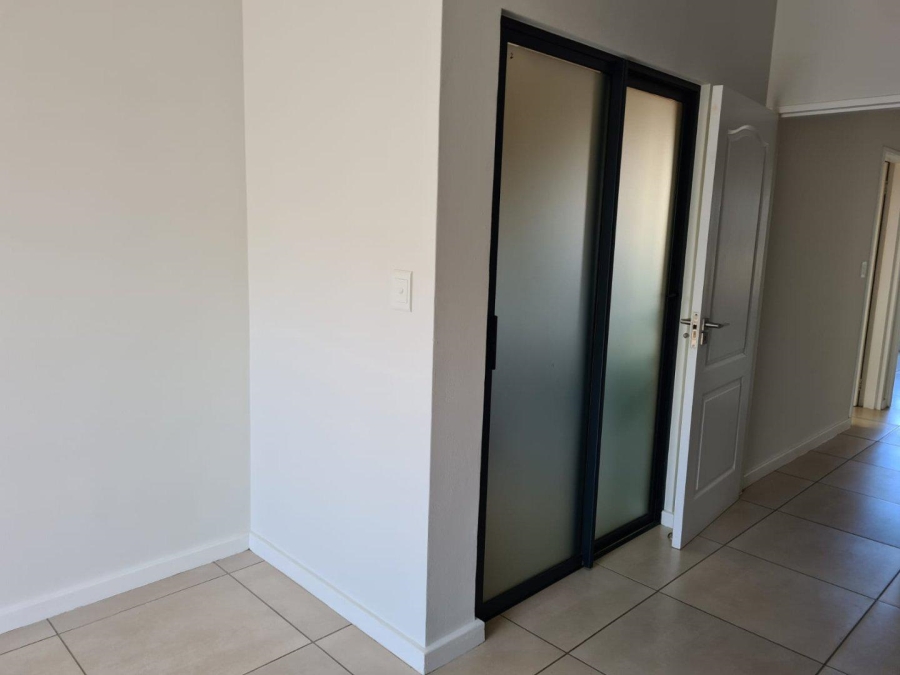To Let 2 Bedroom Property for Rent in Kyalami Hills Gauteng