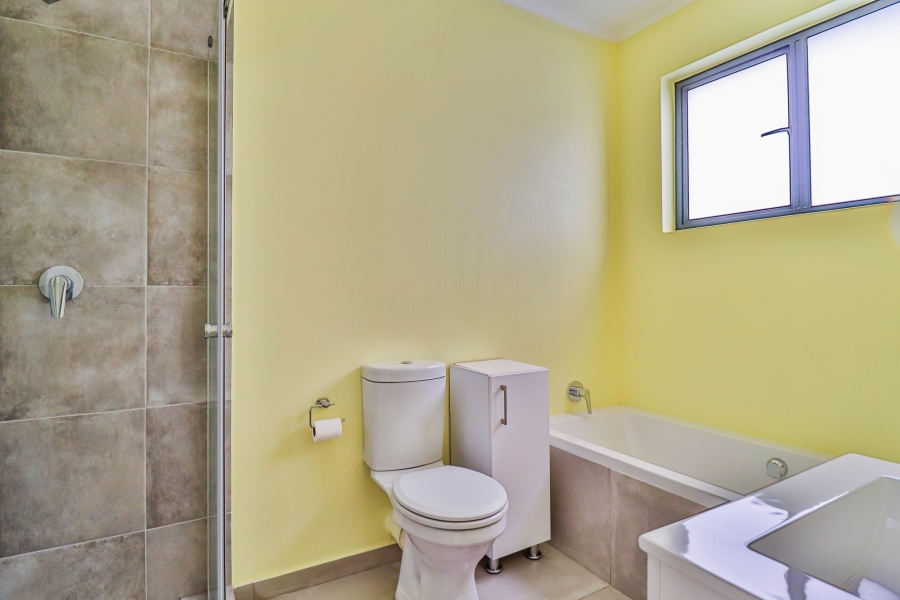 3 Bedroom Property for Sale in Broadacres Gauteng