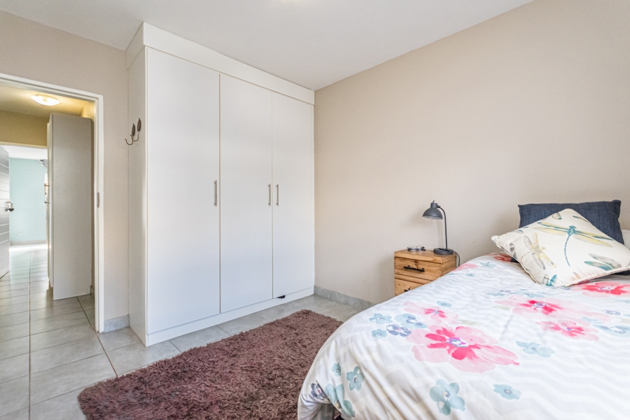 2 Bedroom Property for Sale in Die Hoewes Gauteng