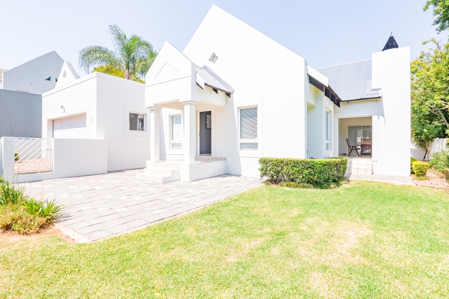 To Let 3 Bedroom Property for Rent in Silver Lakes Golf Estate Gauteng