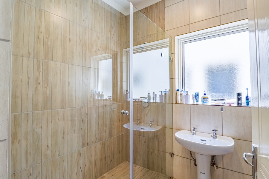 To Let 3 Bedroom Property for Rent in Silver Lakes Golf Estate Gauteng