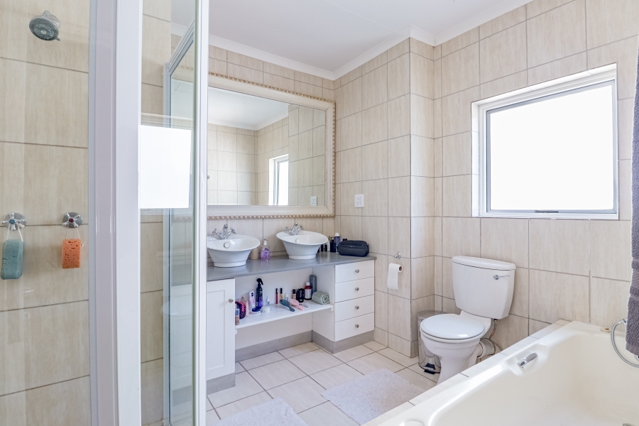 To Let 3 Bedroom Property for Rent in Silver Lakes Golf Estate Gauteng