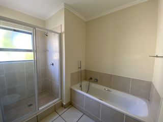 To Let 2 Bedroom Property for Rent in Fourways Gauteng