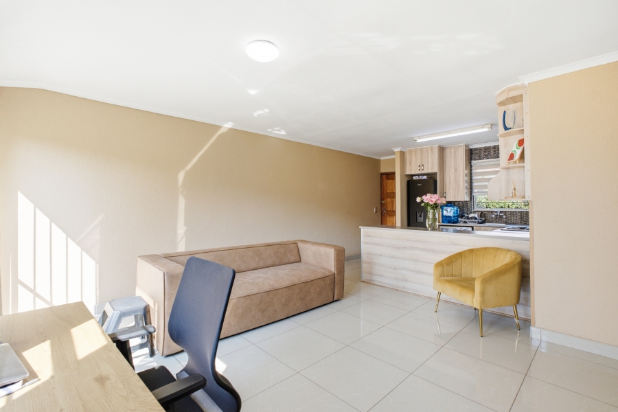 2 Bedroom Property for Sale in Magaliessig Gauteng