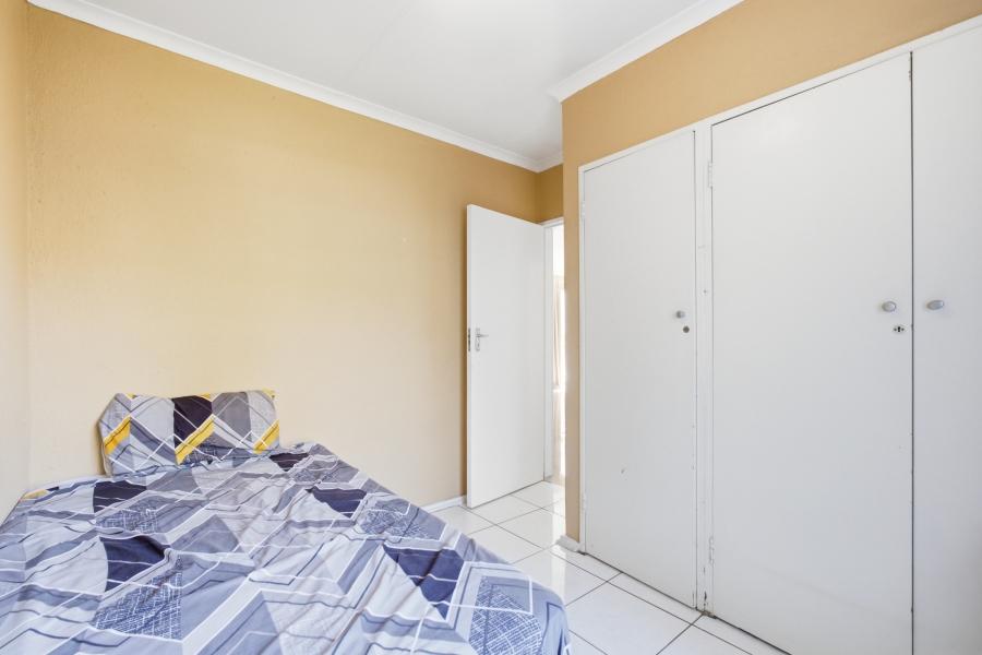 2 Bedroom Property for Sale in Magaliessig Gauteng