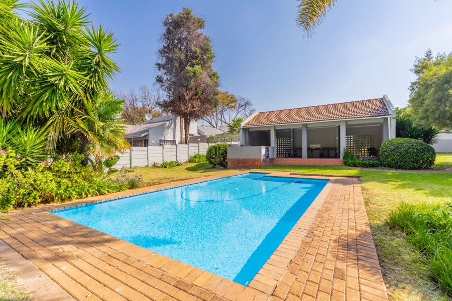 2 Bedroom Property for Sale in Magaliessig Gauteng