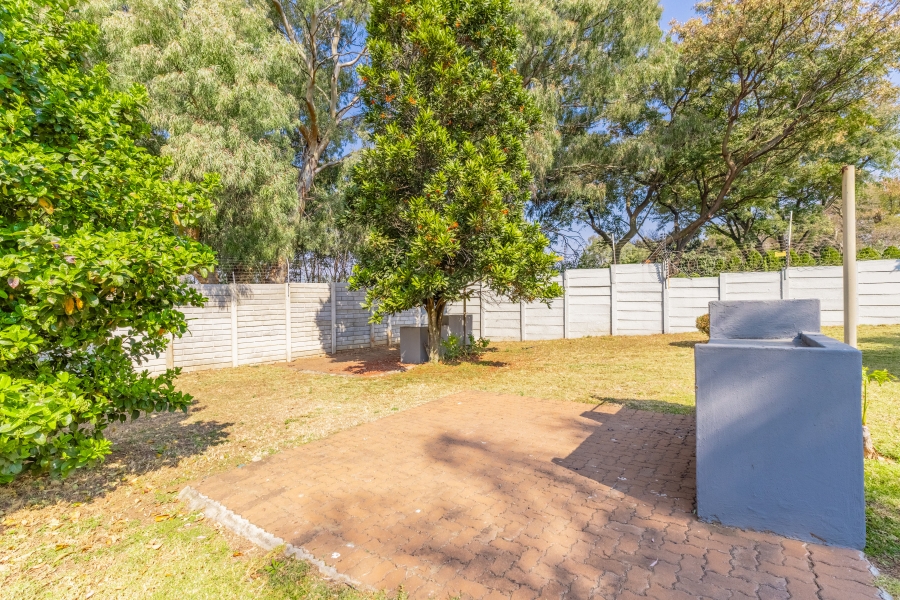 2 Bedroom Property for Sale in Magaliessig Gauteng