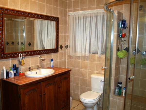 4 Bedroom Property for Sale in Haakdoornlaagte AH Gauteng