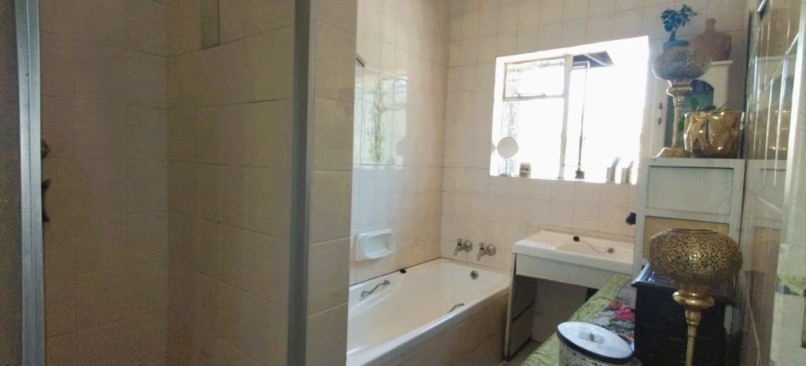 3 Bedroom Property for Sale in Farrarmere Gauteng