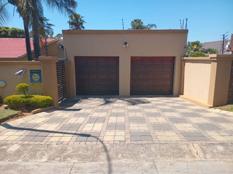 To Let 4 Bedroom Property for Rent in Edleen Gauteng