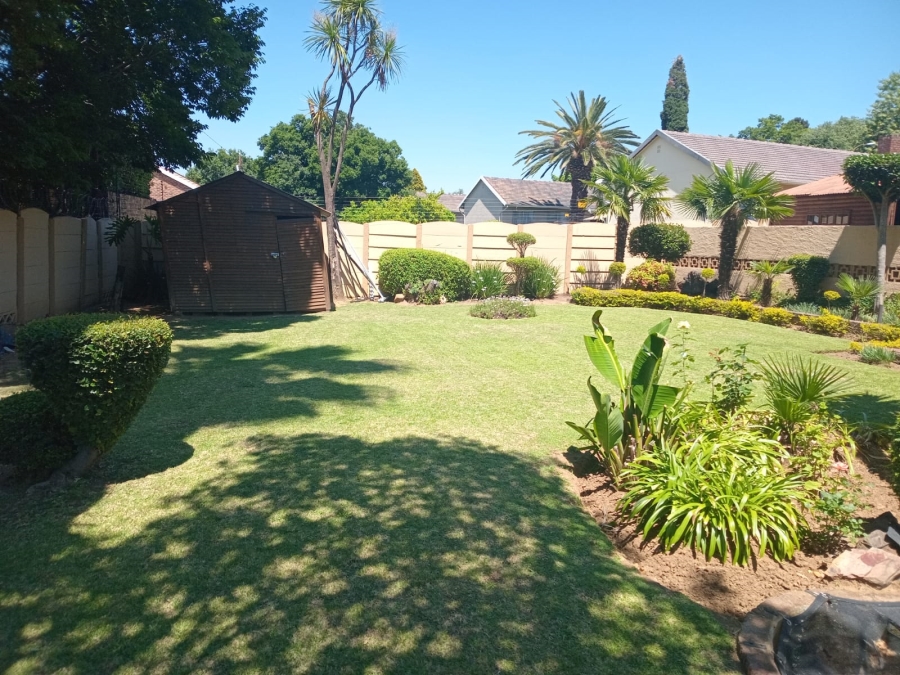 To Let 4 Bedroom Property for Rent in Edleen Gauteng