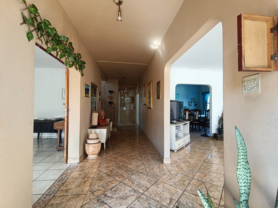 4 Bedroom Property for Sale in Glenanda Gauteng