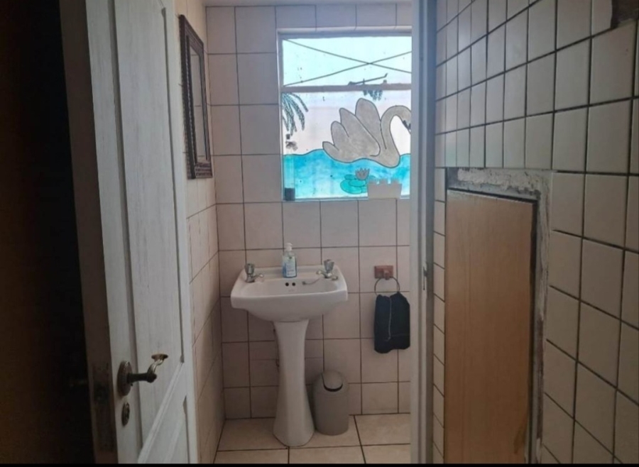 4 Bedroom Property for Sale in Glenanda Gauteng