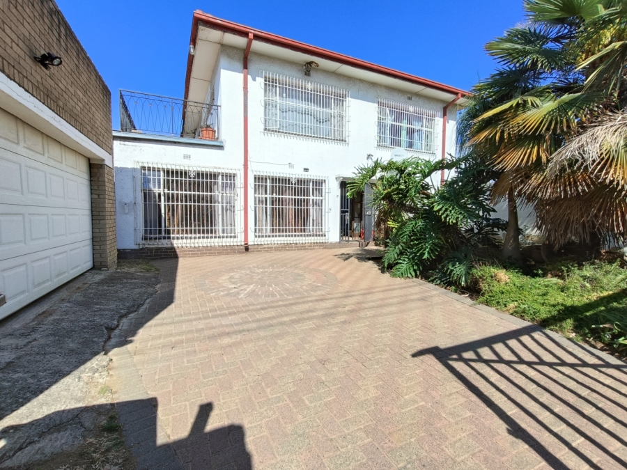 4 Bedroom Property for Sale in Glenanda Gauteng