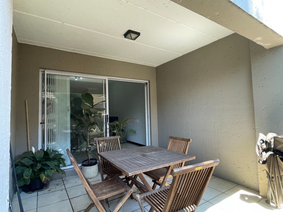 To Let 2 Bedroom Property for Rent in Bryanston Gauteng