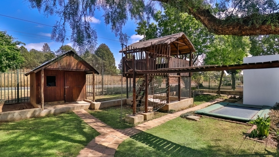 6 Bedroom Property for Sale in Glen Austin Gauteng