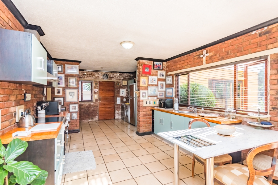 4 Bedroom Property for Sale in Ruimsig Country Estate Gauteng