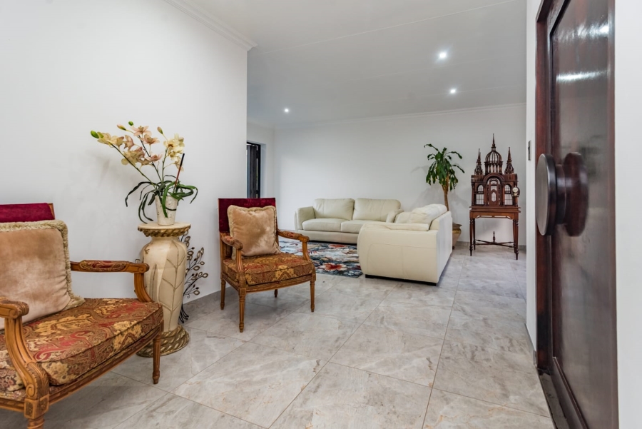 To Let 4 Bedroom Property for Rent in Roodekrans Gauteng