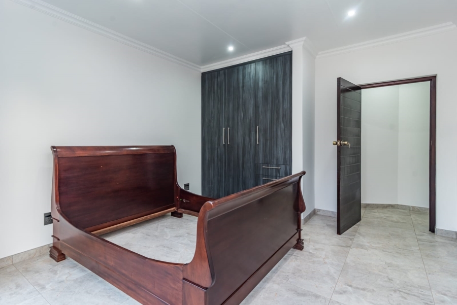 To Let 4 Bedroom Property for Rent in Roodekrans Gauteng