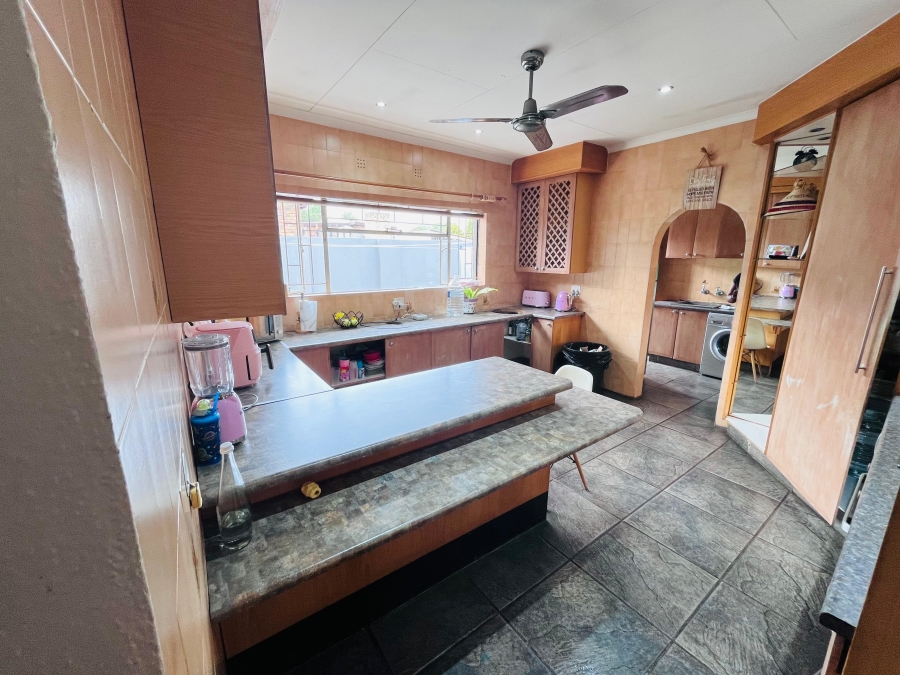 4 Bedroom Property for Sale in Klippoortje Gauteng