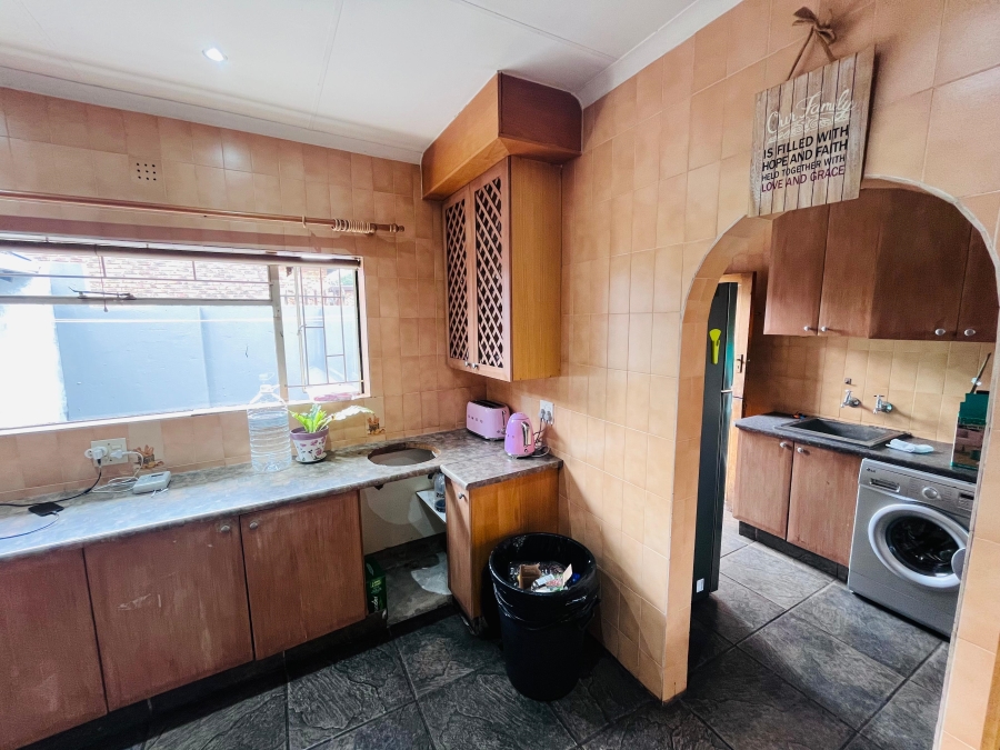 4 Bedroom Property for Sale in Klippoortje Gauteng