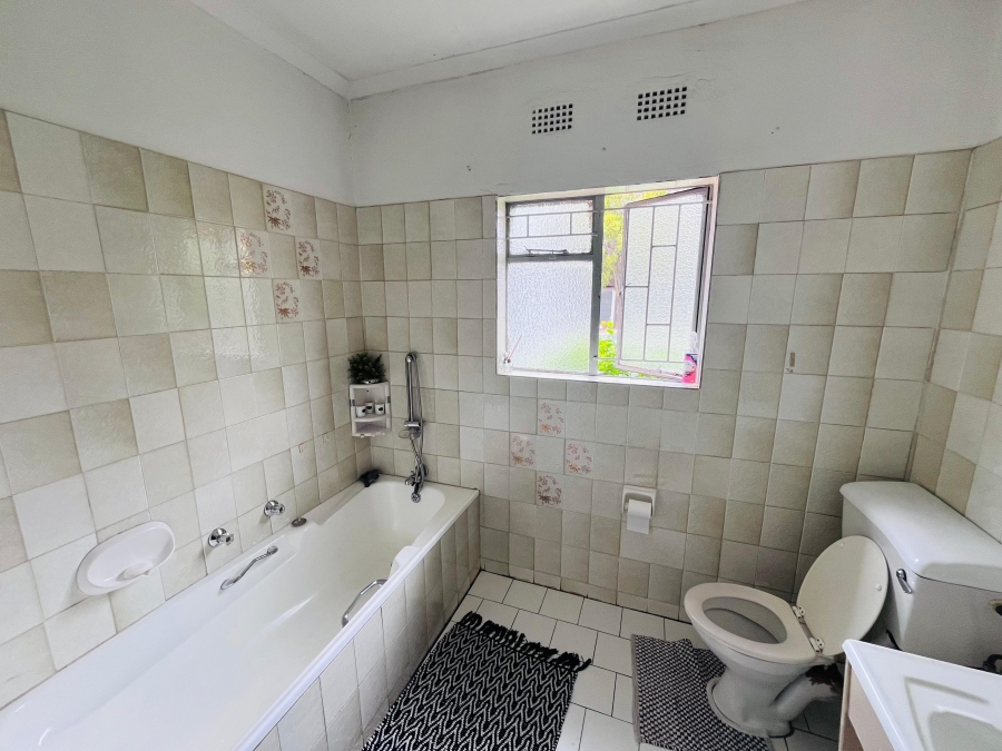 4 Bedroom Property for Sale in Klippoortje Gauteng