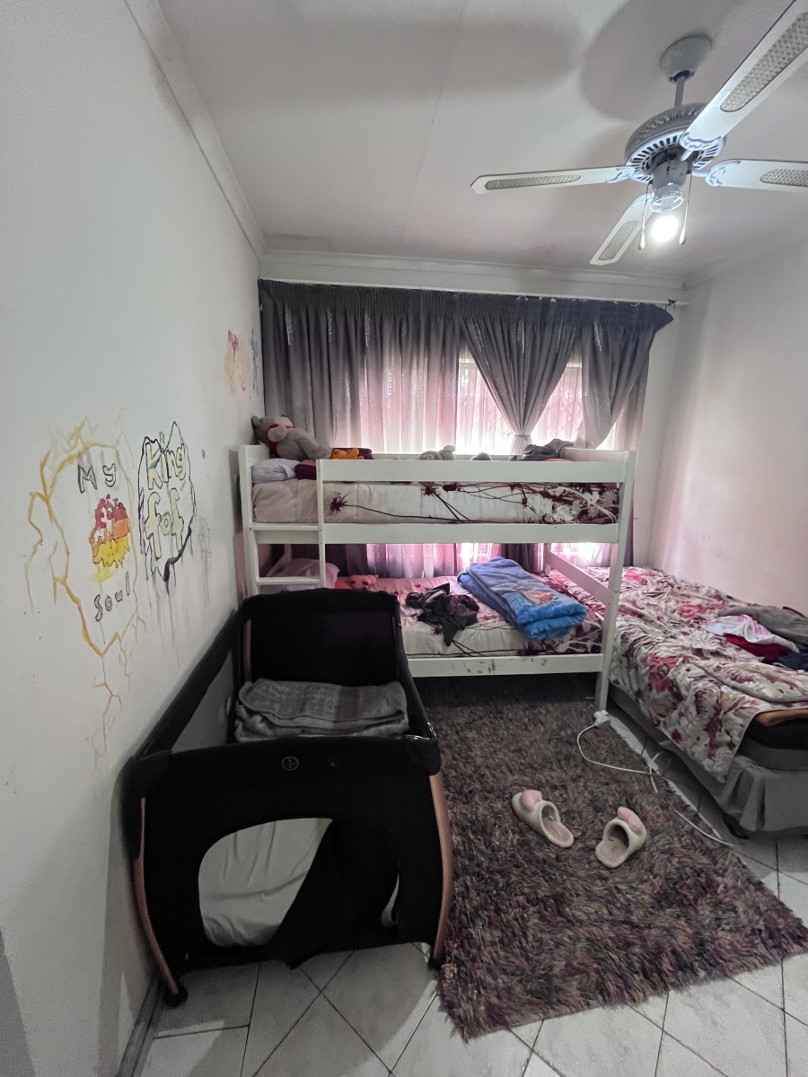 4 Bedroom Property for Sale in Klippoortje Gauteng