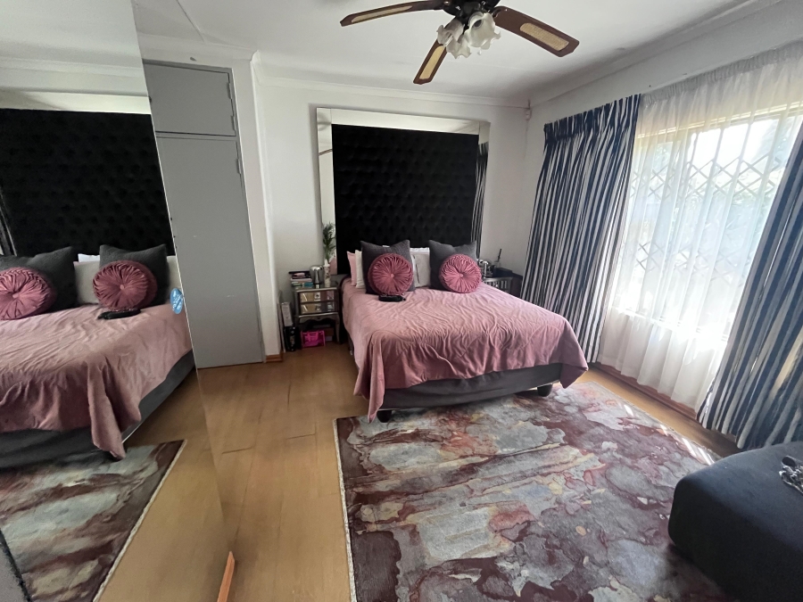 4 Bedroom Property for Sale in Klippoortje Gauteng