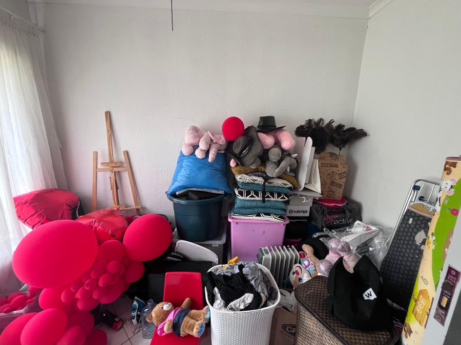 4 Bedroom Property for Sale in Klippoortje Gauteng