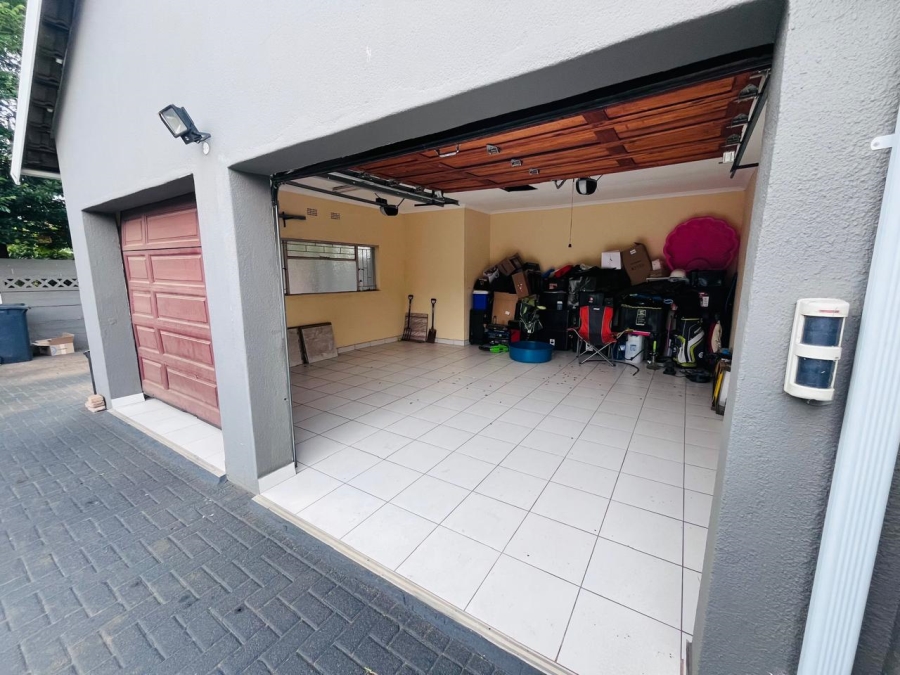 4 Bedroom Property for Sale in Klippoortje Gauteng