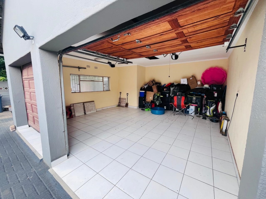 4 Bedroom Property for Sale in Klippoortje Gauteng